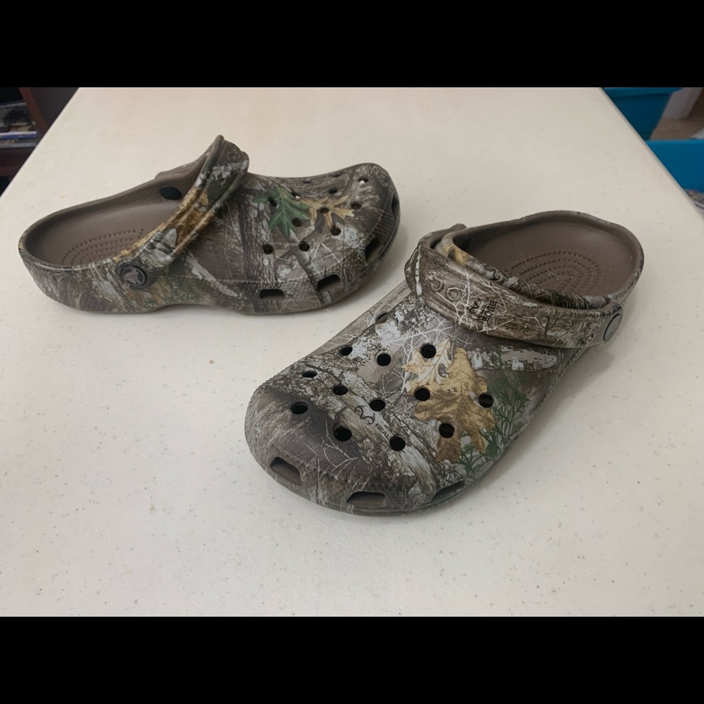 Crocs Mens Size 7 Womens Size 9 Real Tree Camo Camouflage Clogs